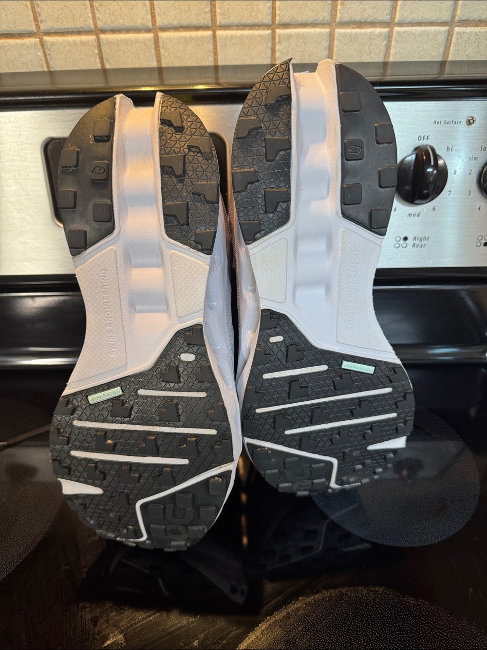 On Running Cloud Surfer Trail Men’s Size 12 Barely Worn - Picture 8 of 10
